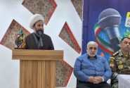 خبرنگار و هر فرد بی اعتنا در برابر هجمه‌های استکبار جهانی در طرف دشمن