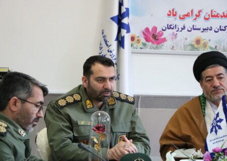 دانش آموزان پیشگامان حفظ ارزش های انقلاب اسلامی
